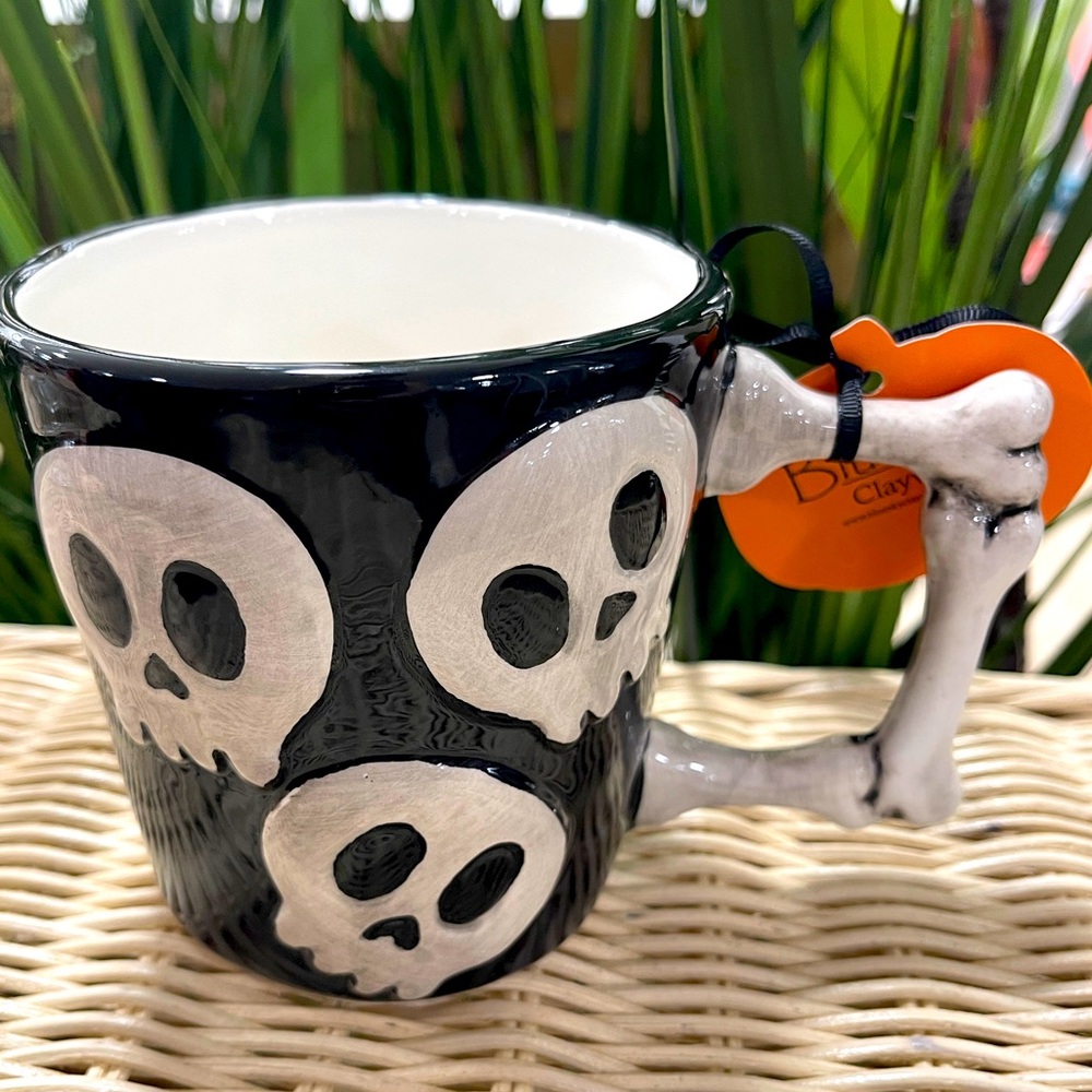 Halloween Skull 💀 mug with Bone Handle Day of the Dead Blue Sky Ceramics NWT
